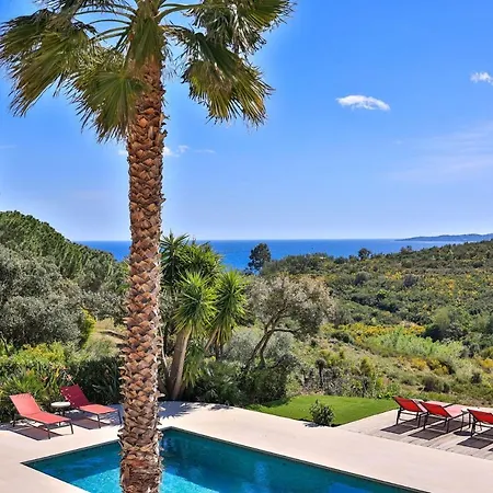 Azur, Amazing Sea Views, Heated Pool Otel 4*