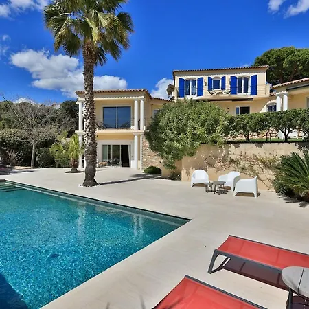 Azur, Amazing Sea Views, Heated Pool Otel 4*