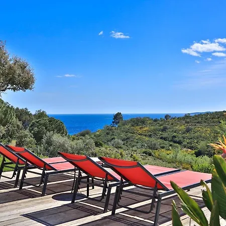 Azur, Amazing Sea Views, Heated Pool Otel