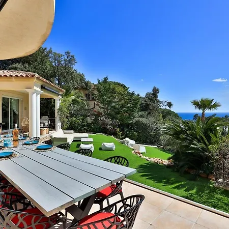 Otel Azur, Amazing Sea Views, Heated Pool 4*